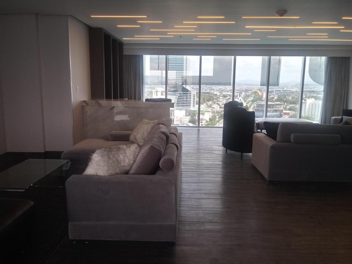 Baruk Guadalajara Hotel De Autor Экстерьер фото A living room in a penthouse apartment at the Ritz-Carlton, DIFC